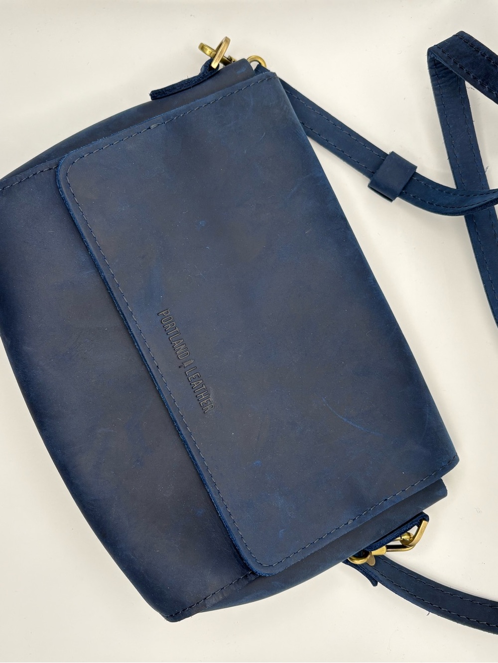 Portland Leather Blue Metro Crossbody Shoulder Bag - Picture 2 of 6